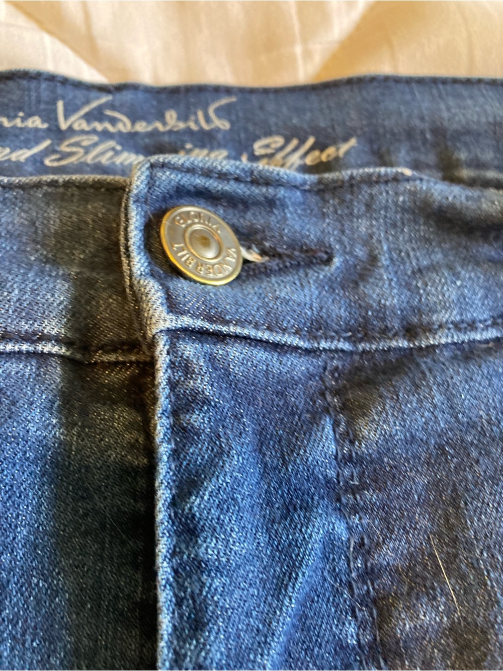 Gloria Vanderbilt Relaxed Capris Dark Blue Slimming Denim Jeans Womens Size 16 - Picture 9 of 15